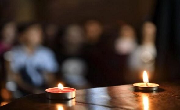 Candle_persecution