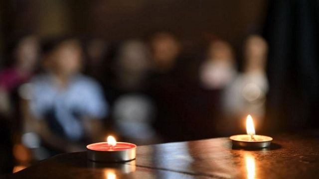 Candle_persecution